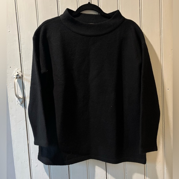 Lord & Taylor Sweaters - Lord & Taylor “The Weekend” Sweater- 100% merino wool